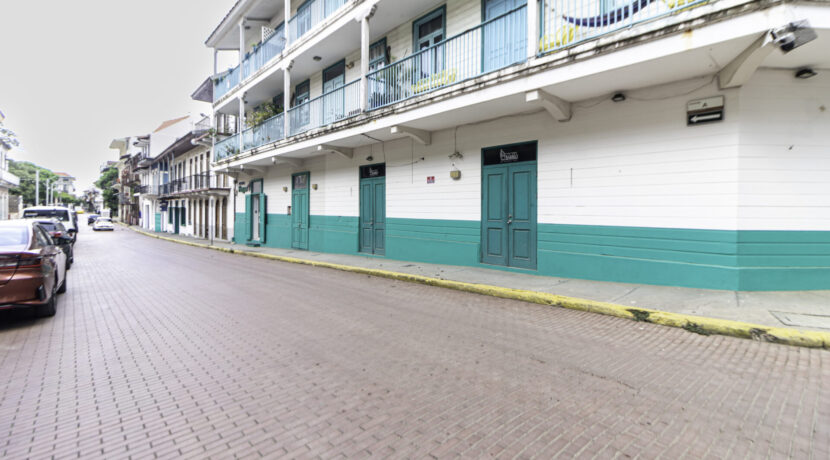 Flor de Lirio - Local 1 y 2-8
