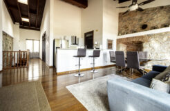 For Rent: Charming 1-bedroom apartment with balcony – Portal de Caldas