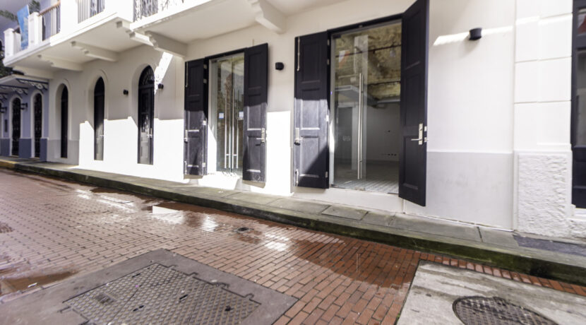 Santa Familia - Local 4-07