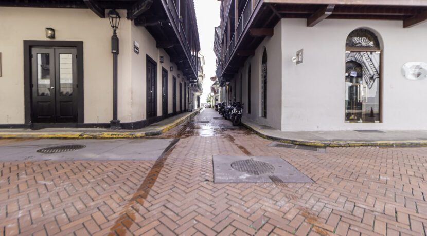 Santa Familia - Local 4-13