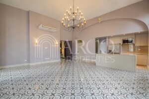 For Rent: Luxury Corner Apartment with Balcony in Casa Garay