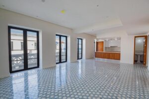 For Sale: Spacious 3-Bedroom Apartment in Santa Familia