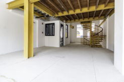 For Rent: Stylish Commercial Space in Callejón de Sóna For Rent: Stylish Commercial Space in Callejón de Sóna