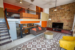 For Rent: Stylish Loft With Historic Calicanto Stone Walls en Cuatro Casas