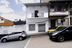 For Rent: Bright & Spacious Commercial Unit –
