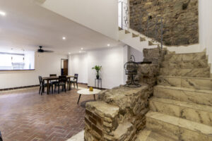 For Rent: 2-Bedroom Apartment – Historic Charm & Prime Location